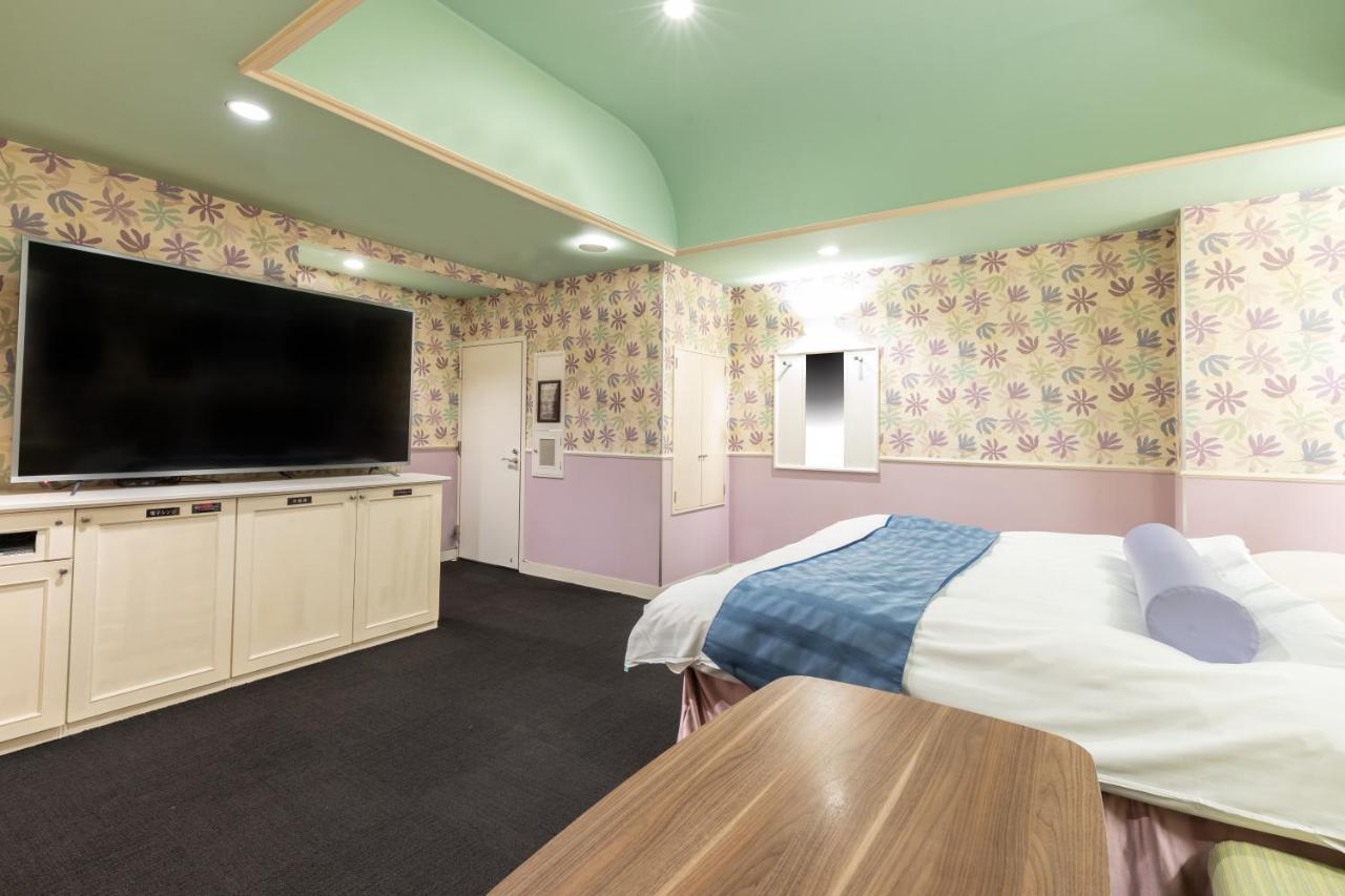 Love hotel Mie Loco Garden (adults Only)