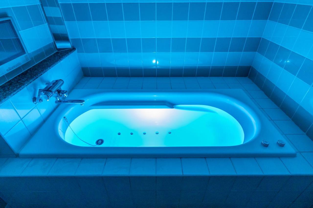 Love hotel Mie Loco Garden (adults Only)